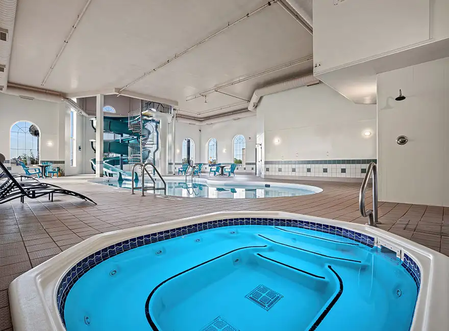 Heated Pool, Waterslide & Hot Tub